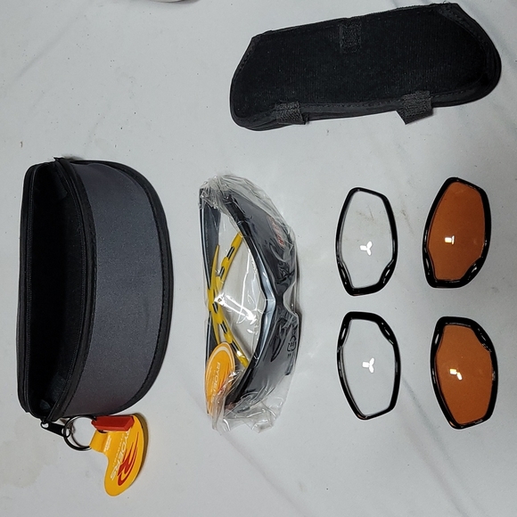 RYDERS SUNGLASSES with INTERCHANGABLE LENSES - Picture 1 of 7